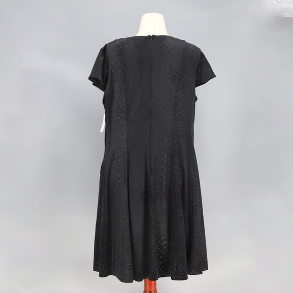 NWT LANE BRYANT Black Burnout Velvet Mini Dress Short Sleeve Size 18/20 - Picture 4 of 7